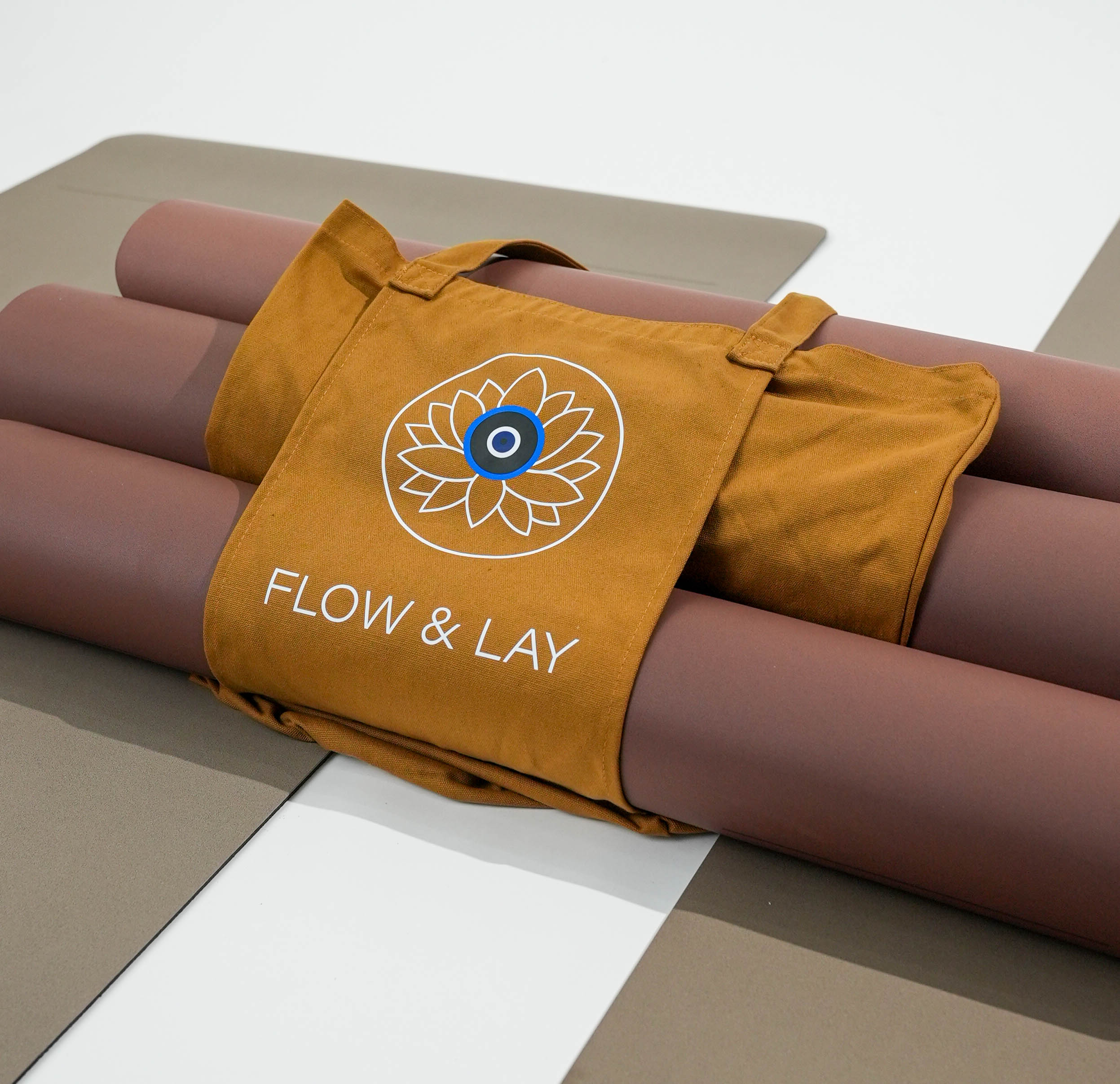 Flow & Lay tote bag, durable material detail